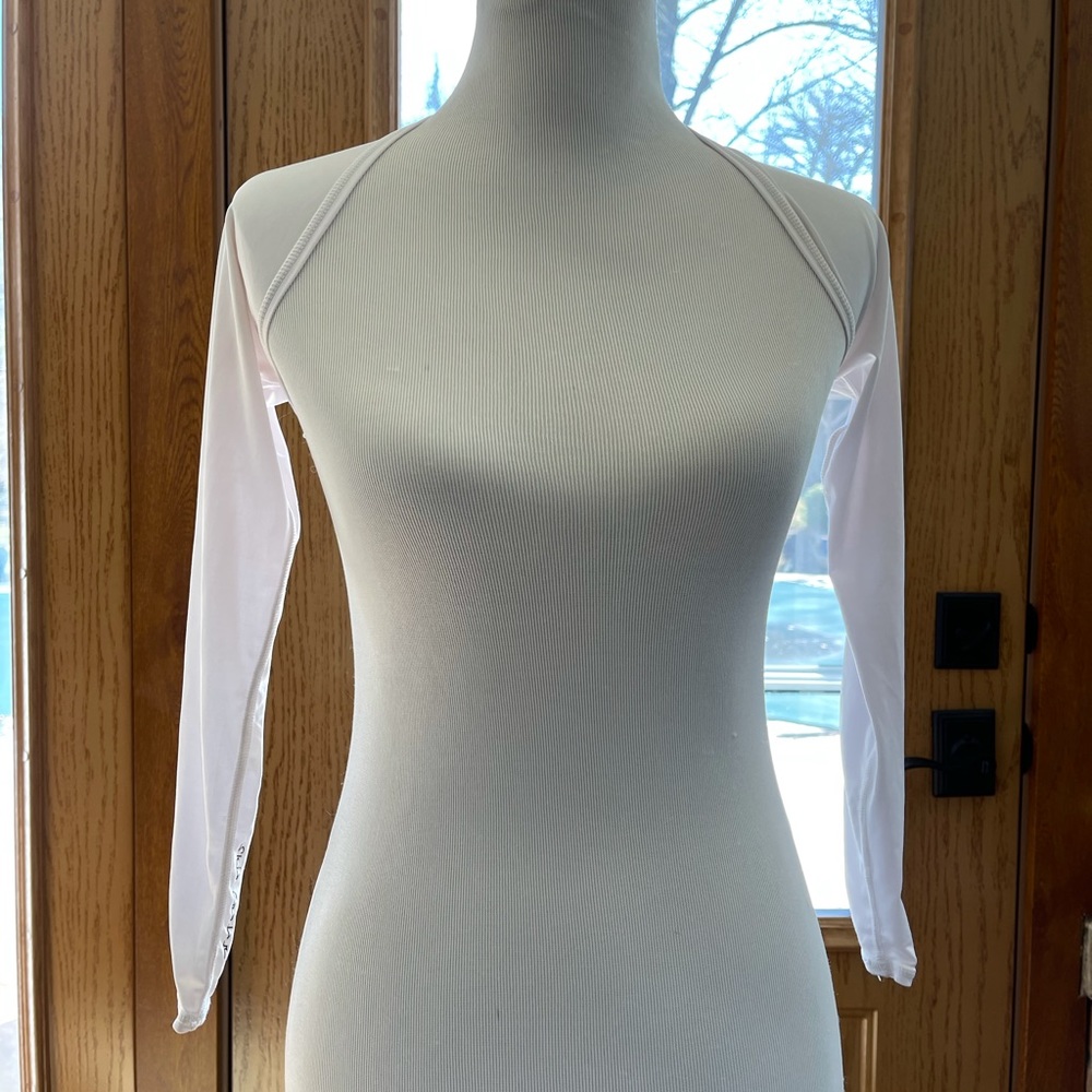 Desoto Triathlon White Long Sleeved Shrug